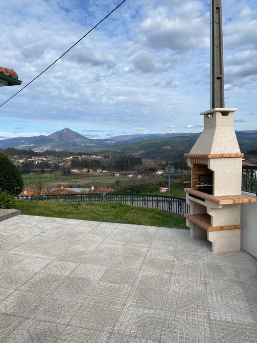 Aluga-se T3 (moradia)