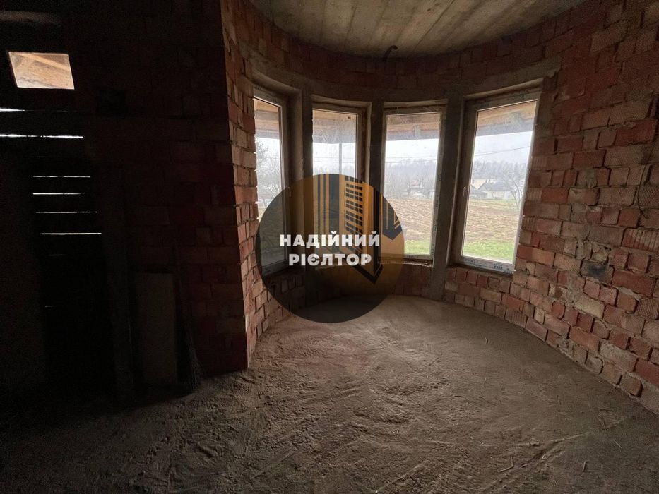 Продаж двохповерхового будинку в Мигово!