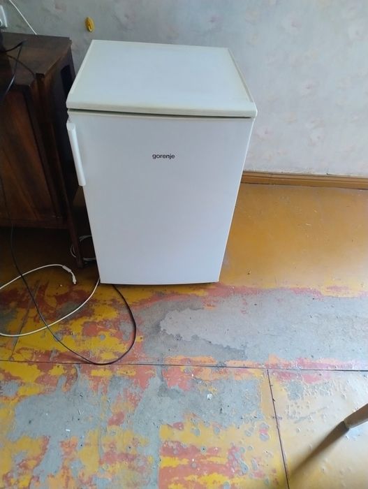 Sprzedam małą lodówkę