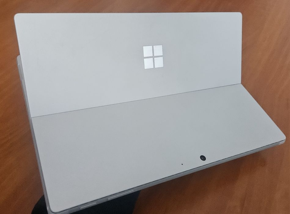 Ładny stan! Microsoft Surface PRO 7 + oryginalna klawiatura + dock