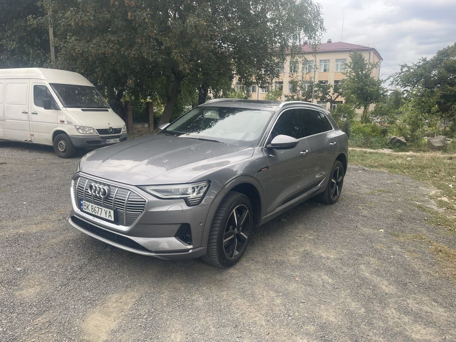Продам свіжий e-tron