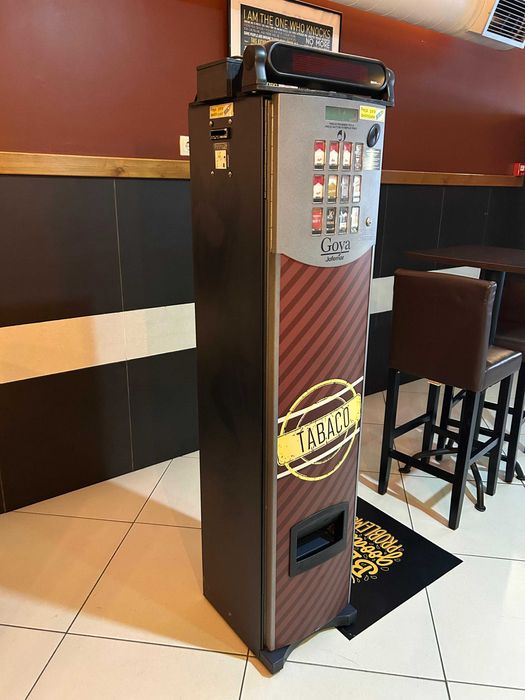 Máquina de tabaco 11 canais Goya Jofemar. notas e moedas