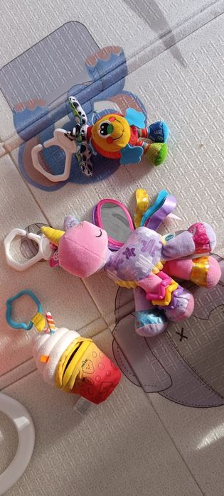 Підвіски на коляску ліжко playgro Melissa & Doug