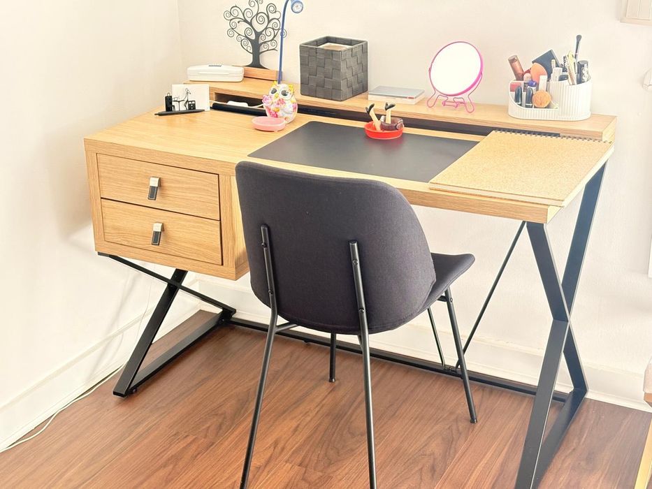 Secretária moderna com 2 gavetas + cadeira estofada