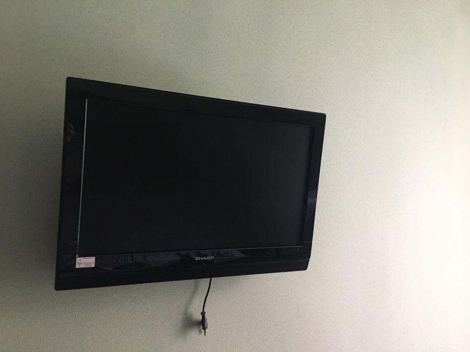 Телевізор Sharp чорний