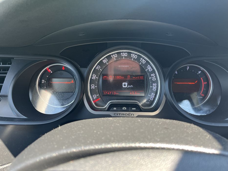 Sprzedam citroena  c5x7 / zamienie z dopłata do suva