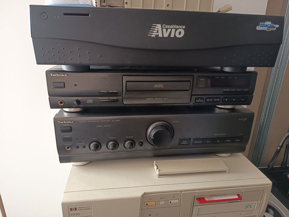 CD, wzmacniacz Technics.