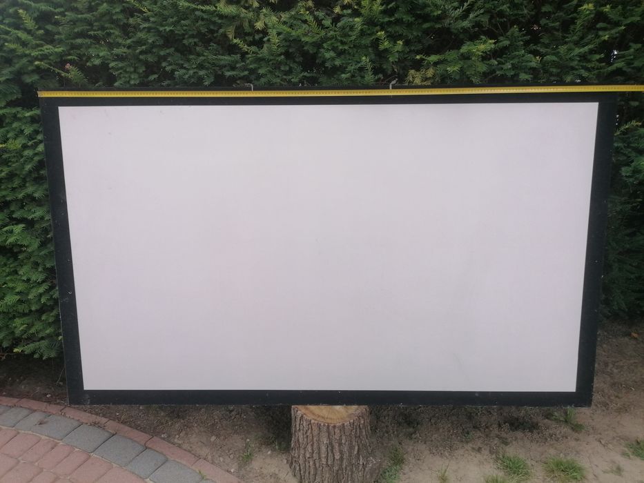 Ekran ptojekcyjny duży wiszący