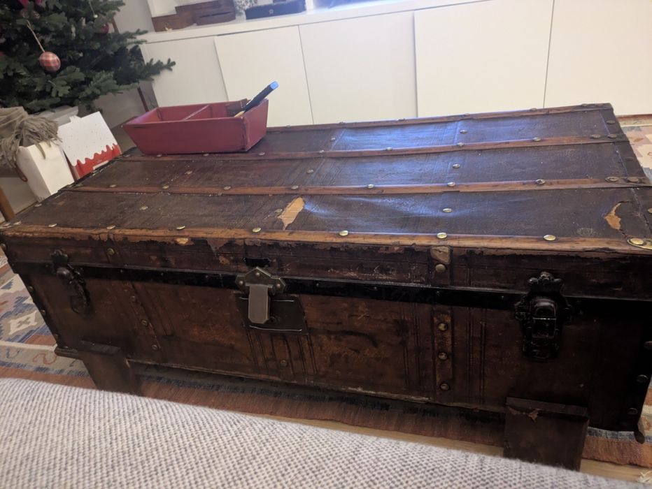 Baú muito antigo
