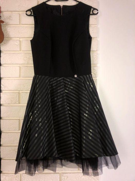 Sukienka koktajlowa SIMPLE