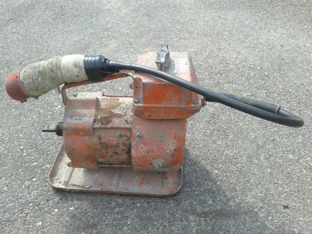 Вібратор для бетону + трансформатор