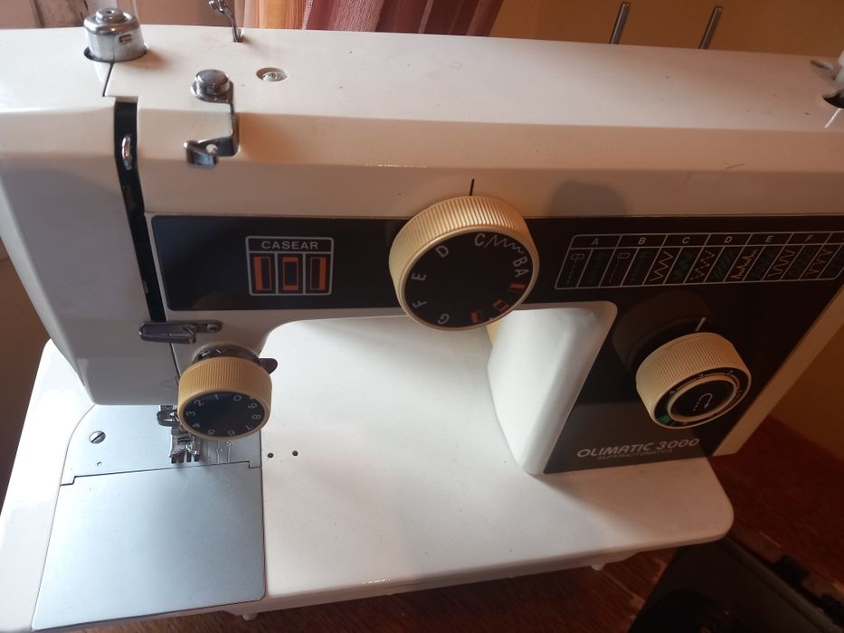 Maquina costura olimatic 3000