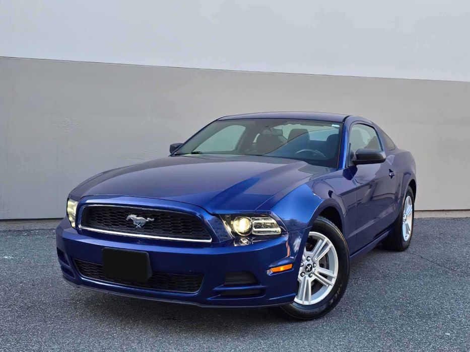 Ford Mustang V6      2014