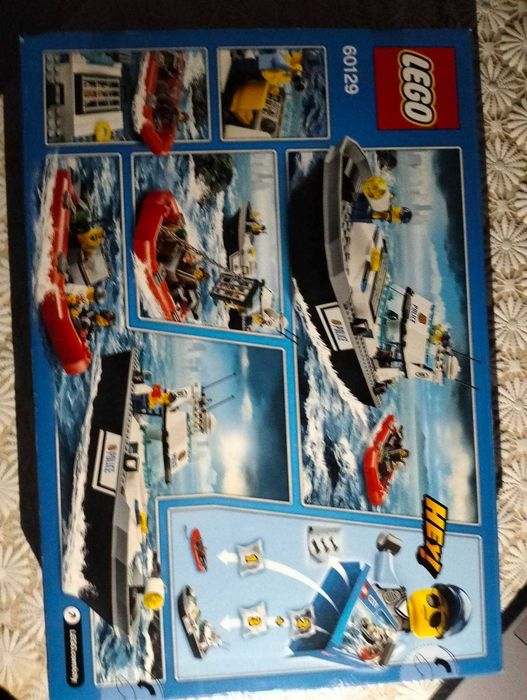 Конструктор LEGO City Поліцейський патрульний катер (60129)