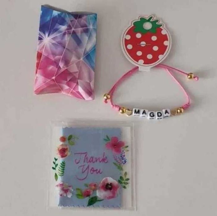 bransoletki z dowolnym napisem