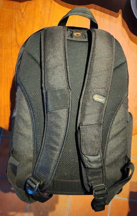 Mochila para Fotografia, marca Lowepro, em excelente estado