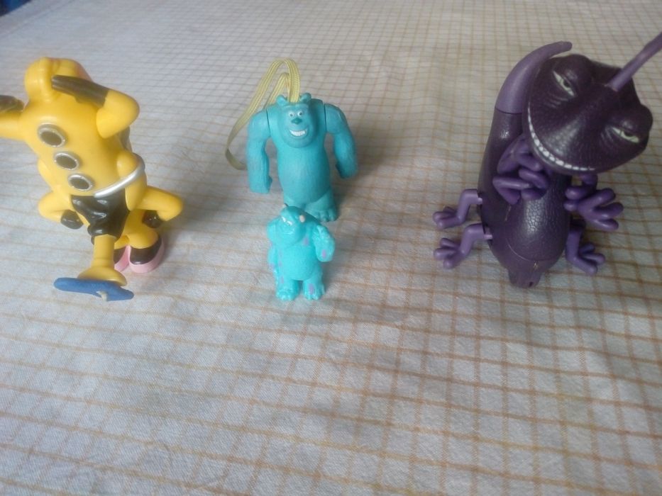 Bonecos McDonald's anos 2000