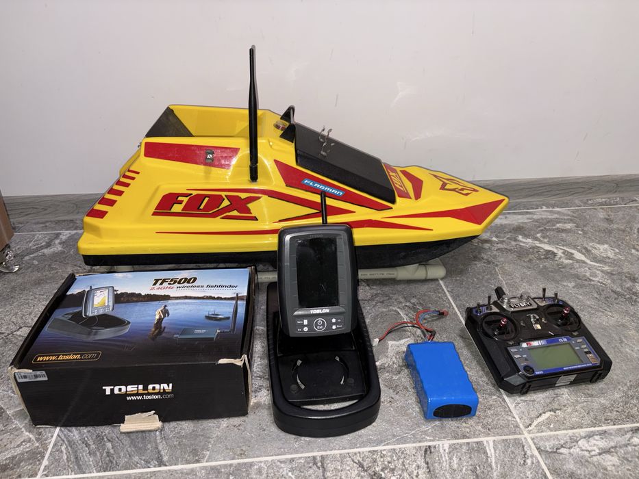 Продам карповый кораблик Fox