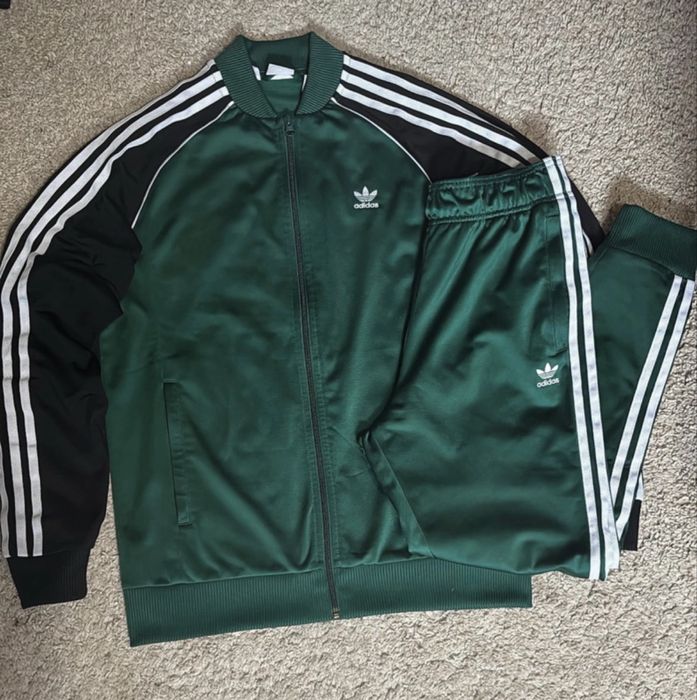 Conjunro de fato de treino da Adidas