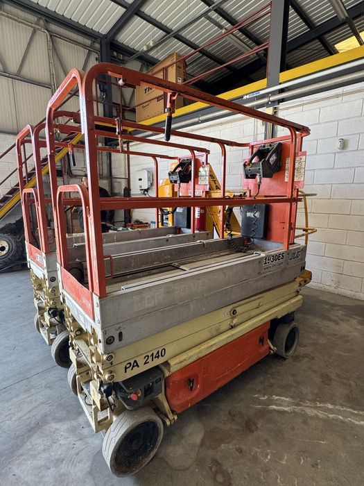 Plataforma Elevatória "tesoura" elétrica 8mt usada