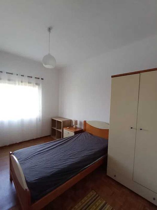 Aluga-se quarto a estudante centro da cidade Castelo Branco perto da ESE e AGRÁRIA a 5min a pé do terminal rodoviário