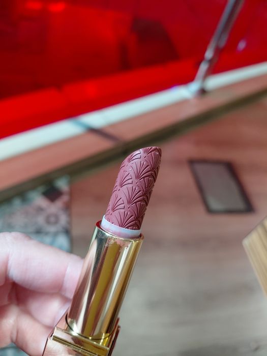 Помада  Estee Lauder. Оригинал.