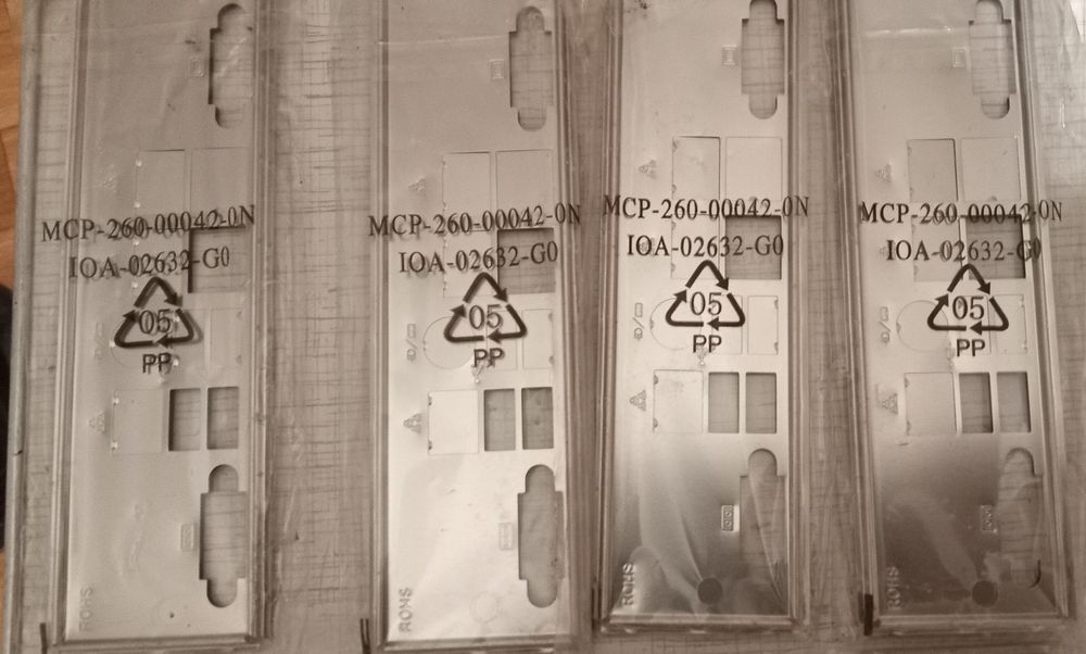 Заглушка, задняя панель Supermikro MCP-260-00042-ON.