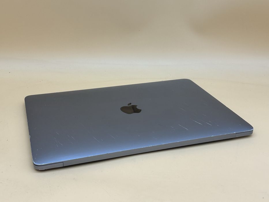 Macbook pro 2019 i5 256gb 8gb