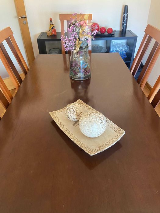 Conjunto de mesa de jantar extensível e 6 cadeiras