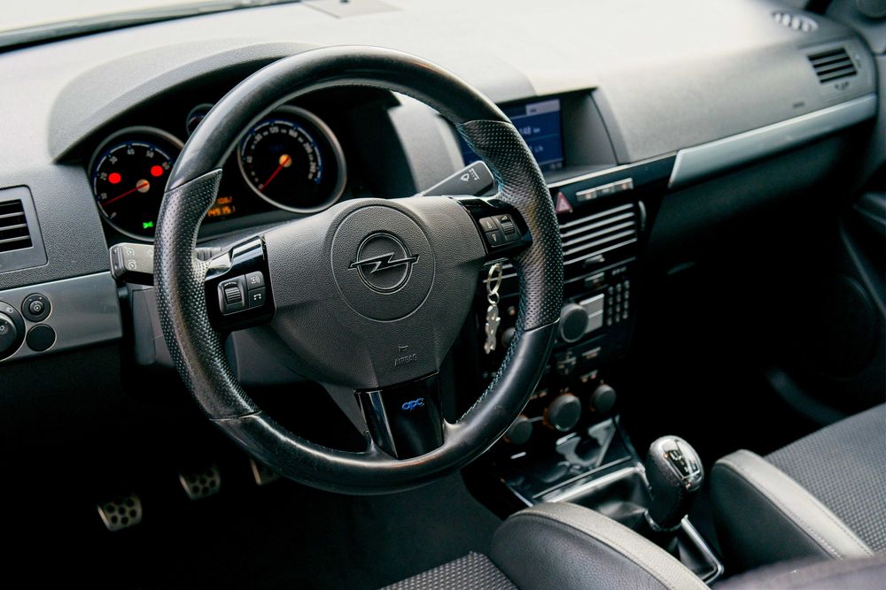 Opel Astra H OPC 2.0 Turbo 240cv