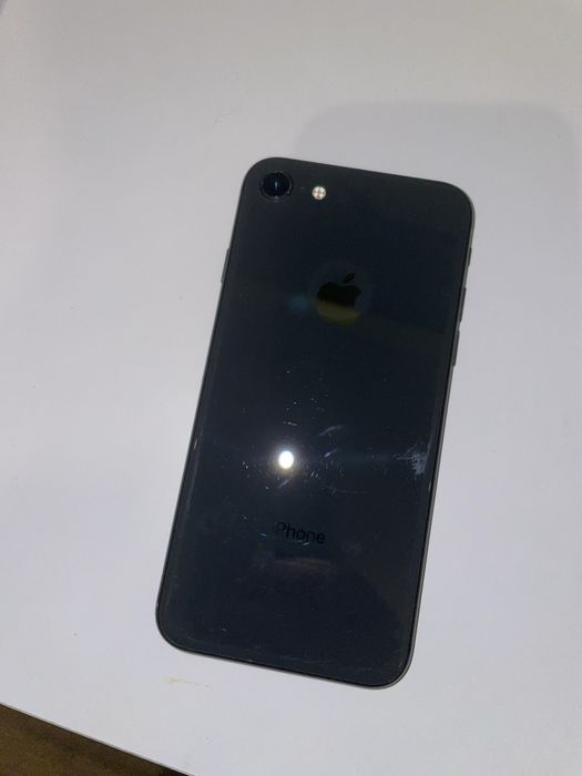 Iphone 8/2GB/64GB