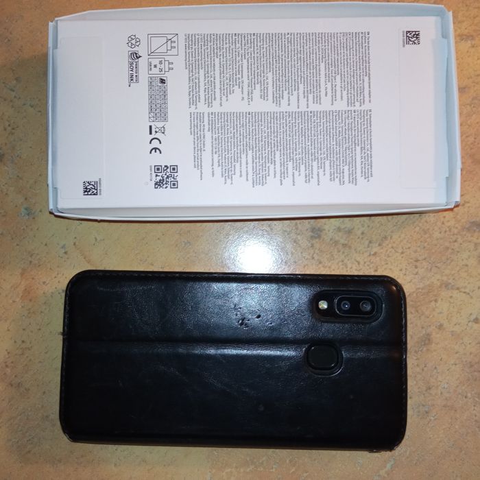 Samsung A 20e smartfon używany, mała wada wyświetlacza