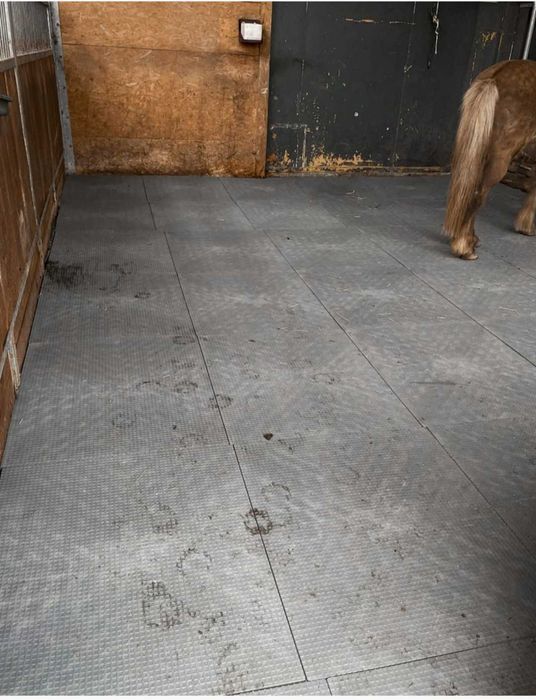 maty dla koni boksy stanowiska myjka padoki