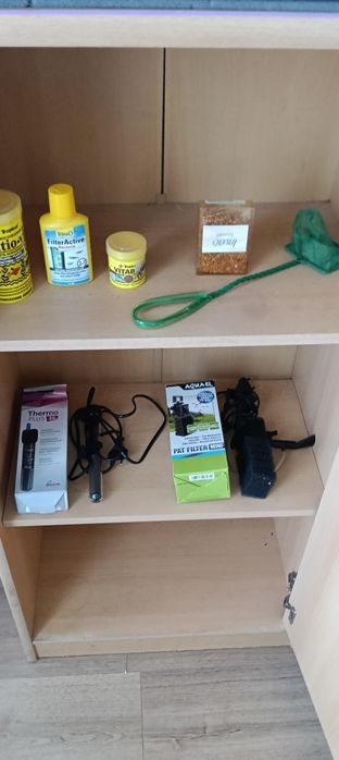 Sprzedam akwarium 60 l Aquael z szafką