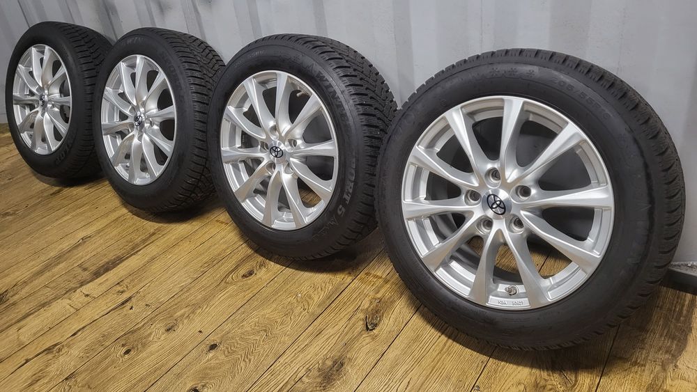 Felgi Toyota 16" 5x114,3 z oponami 205/55 R16 TPMS Corolla Prius Auris