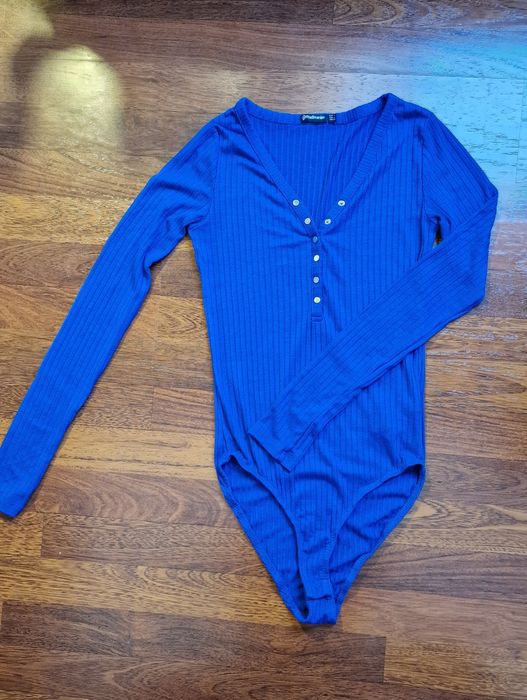 Damskie kobtowe body z długim rękawem 38 M Stradivarius ozdobne guziki