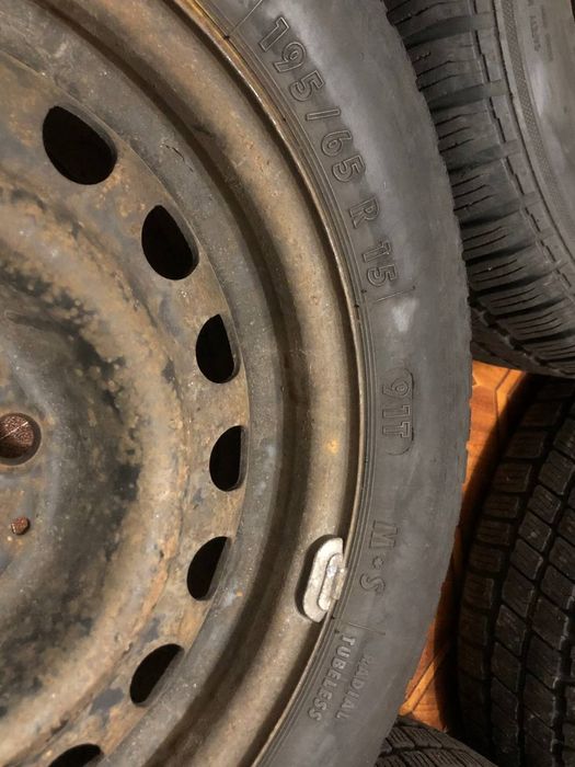 Шиниз дисками R15 +  ковпаки Mercedes