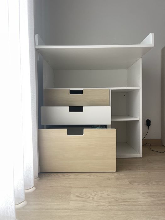 Muda fraldas/secretaria IKEA