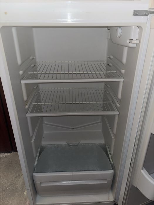 Frigorífico HOOVER, com congelador