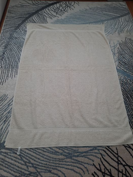 Полотенце махровое 1.36 х 94 см