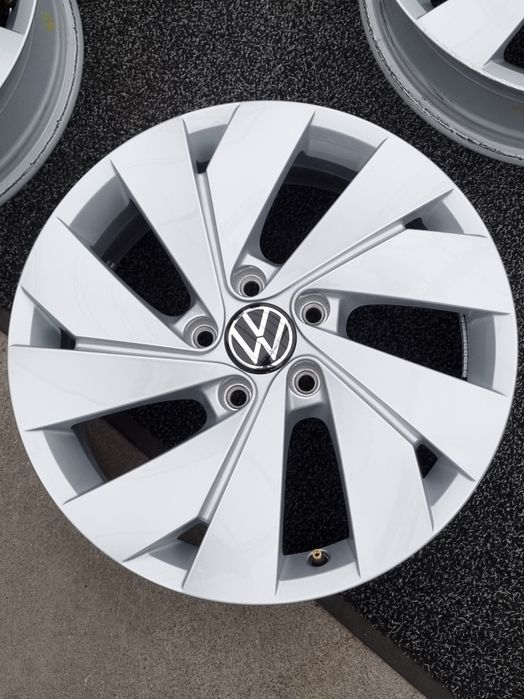 Felgi Alu 17" VW Golf VIII VII VI V Touran Caddy 5x112 Oryginalne