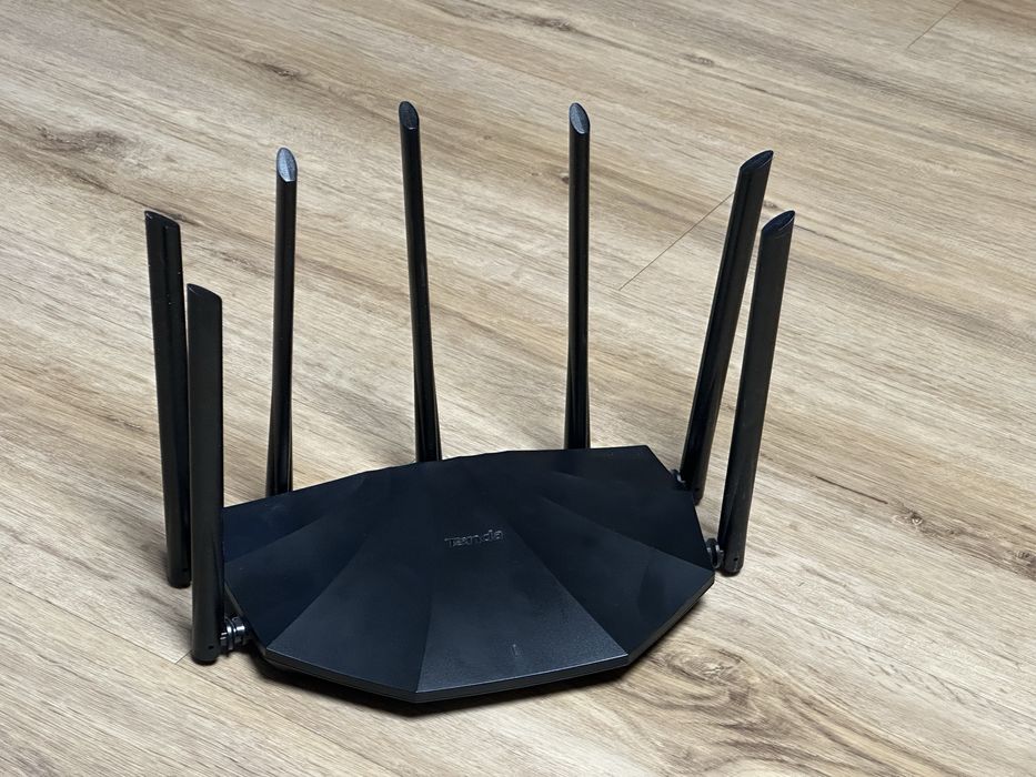 Router Tenda AC23 2100Mb/s DualBand