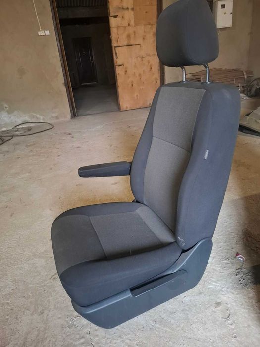 Передні сіденіє Т6