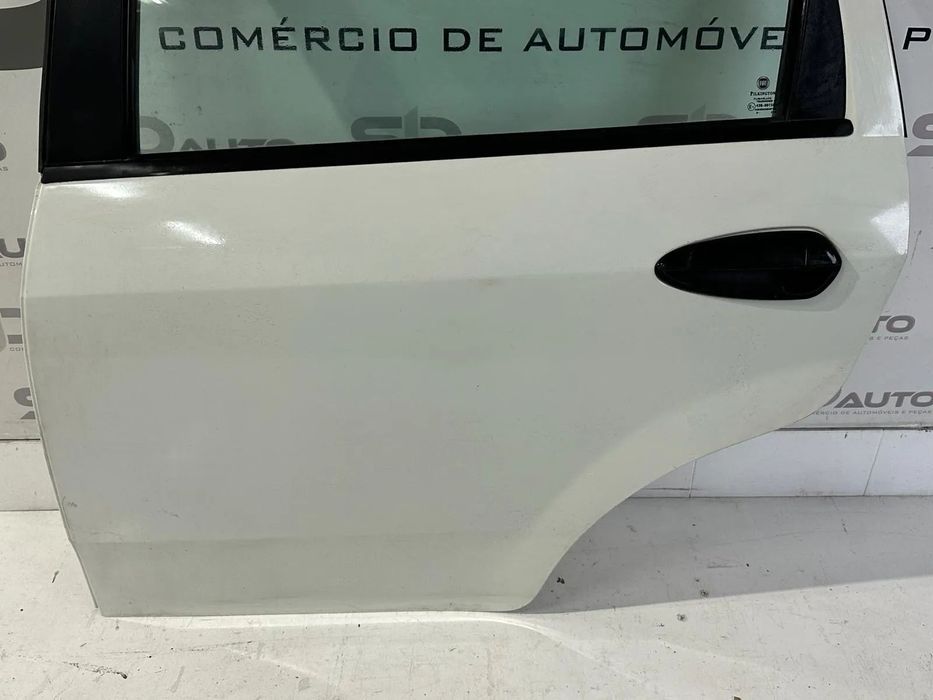 Porta Frente Direita / Trás Esquerda - Fiat Grand Punto (2013)