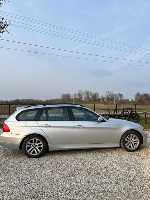 samochód BMW 318D