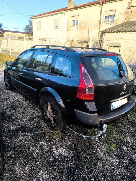 Renaut Megane PARA PEÇAS mas tem arranjo