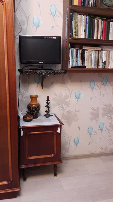 Здам в оренду кімнату по вул. Приозерна довгостроково