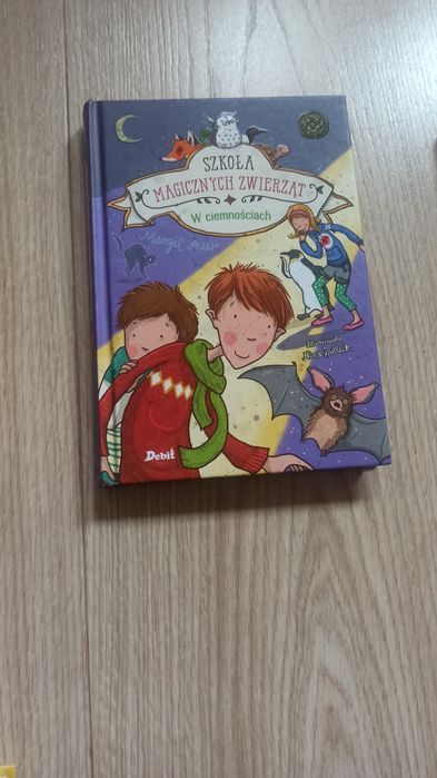 Szkoła Magicznych Zwierząt. W ciemnościach.