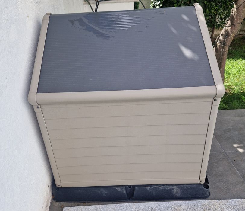 Casota para Cão Grande/Médio em Plástico/Resina resistente