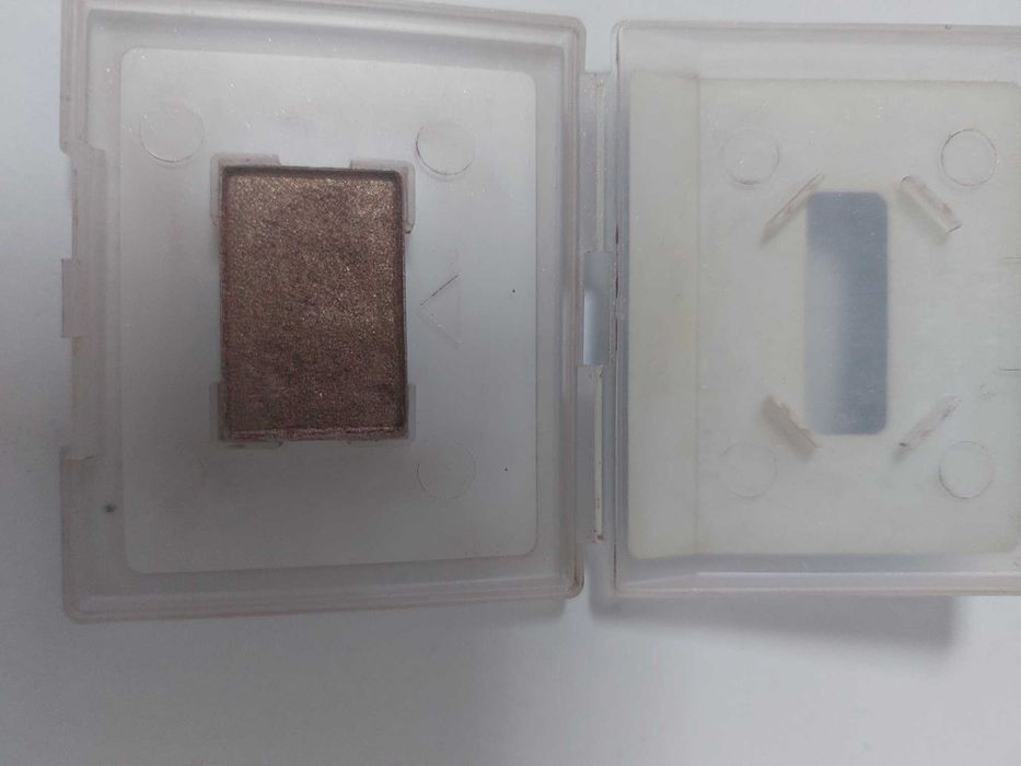 Тени для век ORIFLAME  и  Mary Kay
